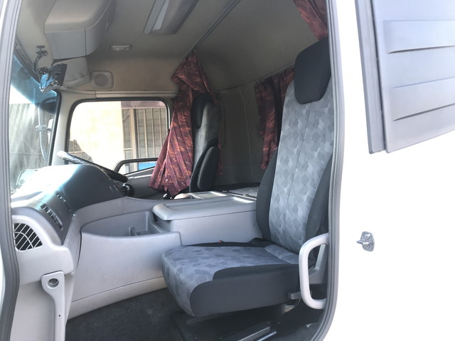 UDトラックスクオンアルミウイング大型（10t）[写真31]