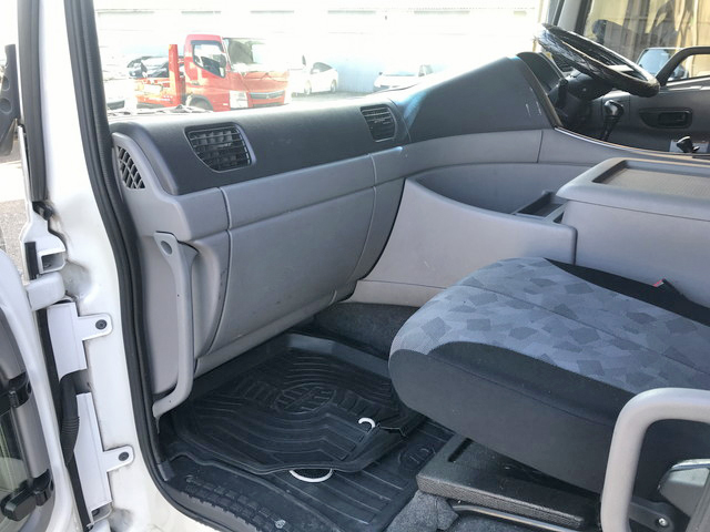 UDトラックスクオンアルミウイング大型（10t）[写真32]