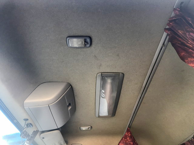 UDトラックスクオンアルミウイング大型（10t）[写真35]