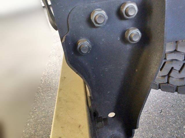 いすゞエルフ平ボディ小型（2t・3t）[写真10]