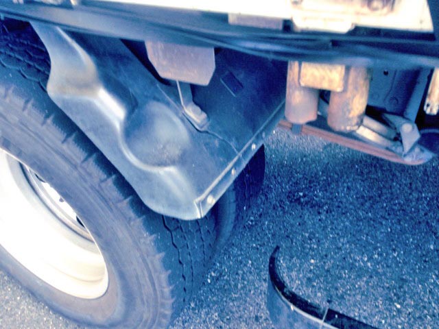 いすゞエルフ平ボディ小型（2t・3t）[写真13]