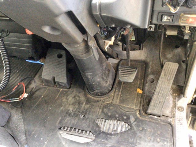 いすゞエルフ平ボディ小型（2t・3t）[写真23]