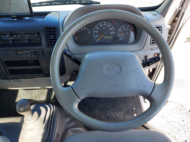 トヨタダイナ平ボディ小型（2t・3t）[写真33]