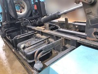 いすゞフォワードコンテナ専用車中型（4t）[写真12]