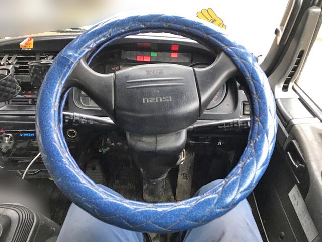 いすゞフォワードコンテナ専用車中型（4t）[写真26]