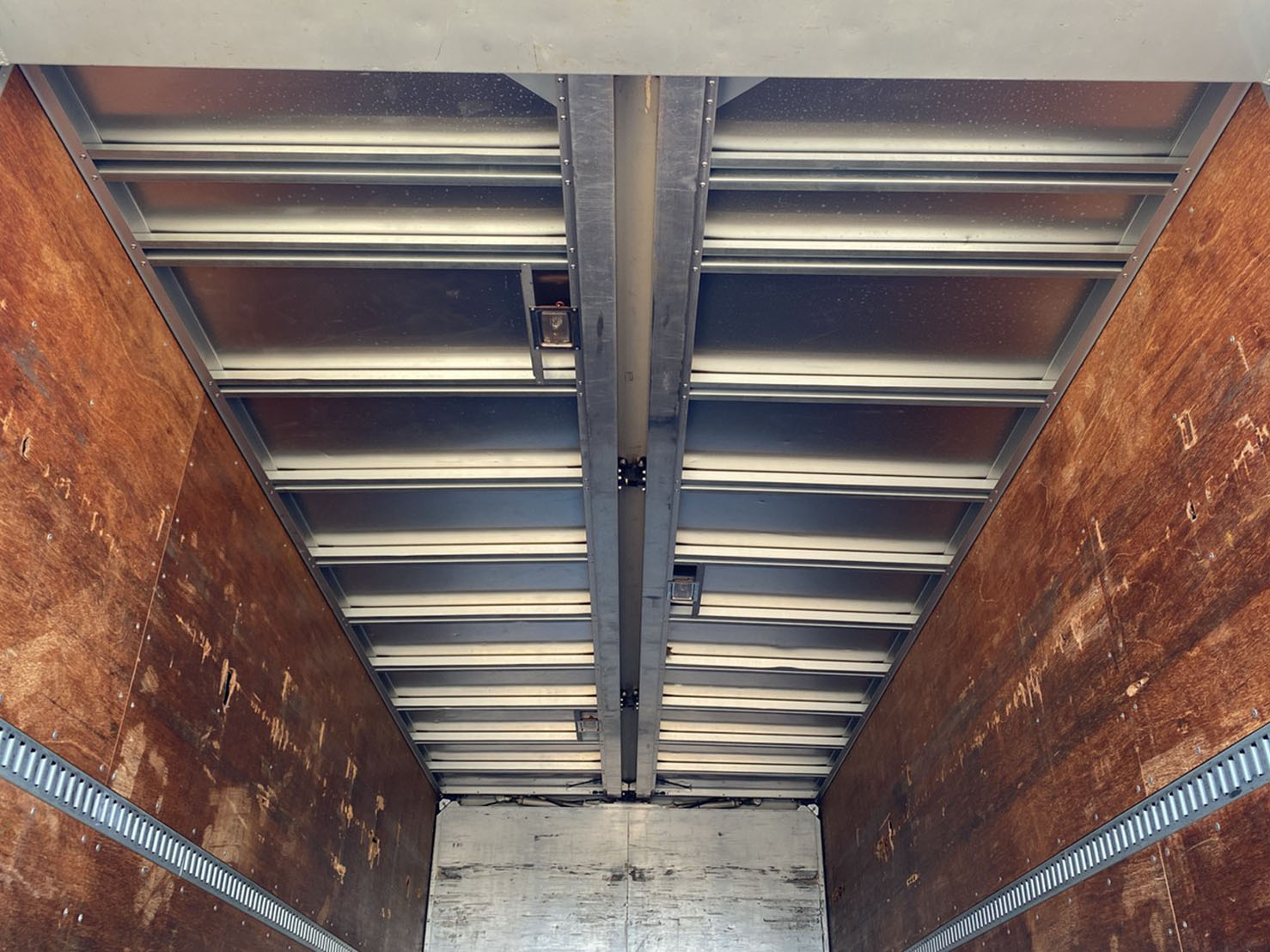 日野レンジャーアルミウイング中型（4t）[写真12]