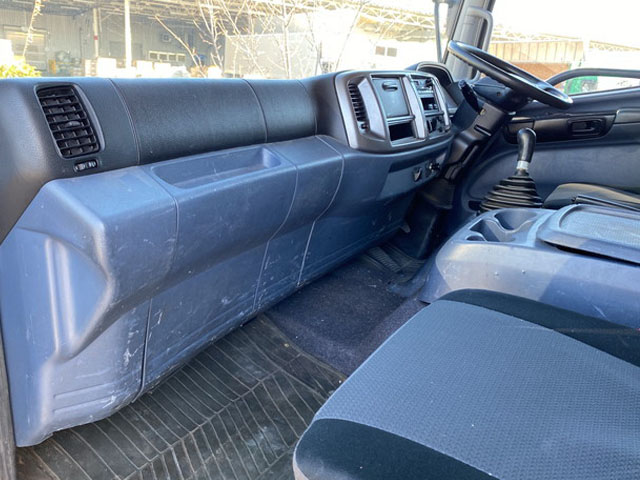 日野レンジャーアルミウイング中型（4t）[写真28]