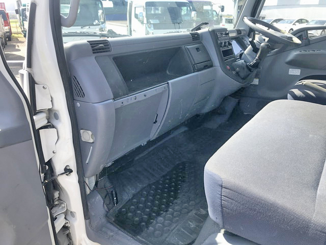 三菱ふそうキャンター平ボディ小型（2t・3t）[写真32]