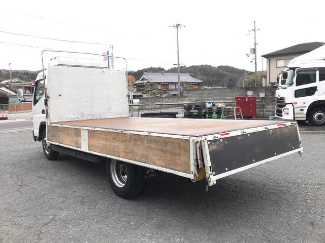 三菱ふそうキャンター平ボディ小型（2t・3t）[写真12]