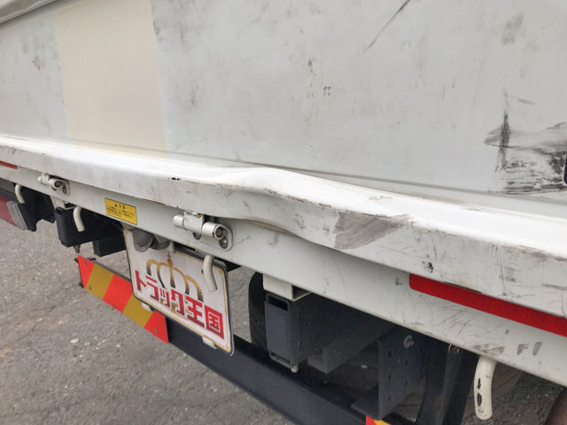 三菱ふそうキャンター平ボディ小型（2t・3t）[写真16]