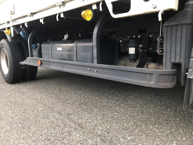三菱ふそうキャンター平ボディ小型（2t・3t）[写真18]