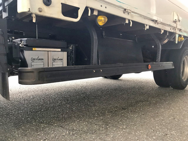 三菱ふそうキャンター平ボディ小型（2t・3t）[写真19]