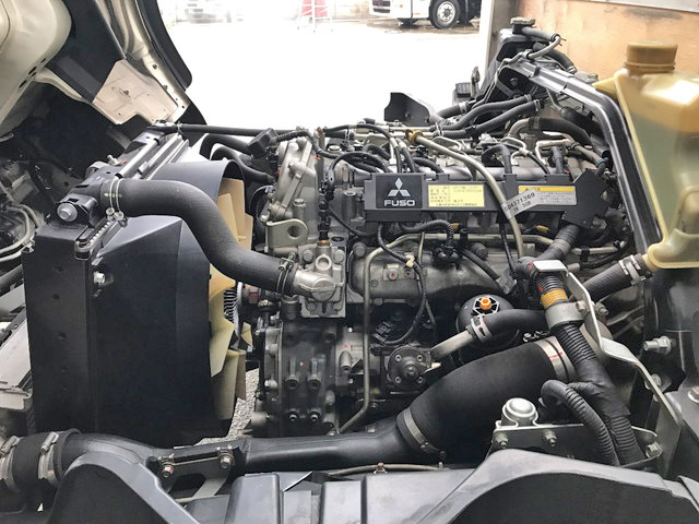 三菱ふそうキャンター平ボディ小型（2t・3t）[写真26]
