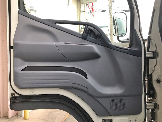 三菱ふそうキャンター平ボディ小型（2t・3t）[写真28]