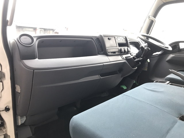 三菱ふそうキャンター平ボディ小型（2t・3t）[写真33]
