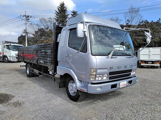 三菱ふそうファイター平ボディ中型（4t）[写真03]