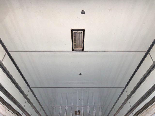 いすゞフォワード冷凍車（冷蔵車）中型（4t）[写真11]