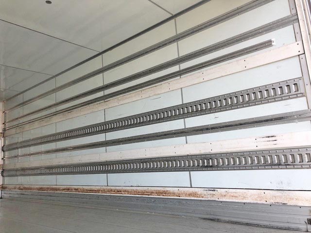 いすゞフォワード冷凍車（冷蔵車）中型（4t）[写真13]