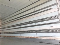 いすゞフォワード冷凍車（冷蔵車）中型（4t）[写真13]