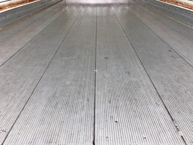 いすゞフォワード冷凍車（冷蔵車）中型（4t）[写真14]