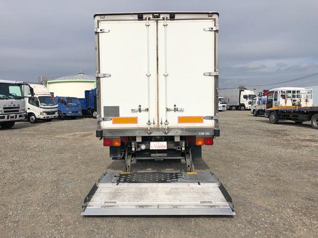 いすゞフォワード冷凍車（冷蔵車）中型（4t）[写真18]