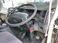 いすゞフォワード冷凍車（冷蔵車）中型（4t）[写真34]