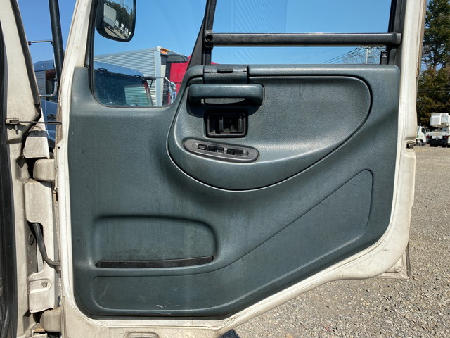 UDトラックスコンドルアルミウイング小型（2t・3t）[写真25]