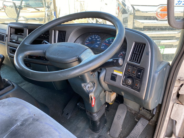 UDトラックスコンドルアルミウイング小型（2t・3t）[写真27]