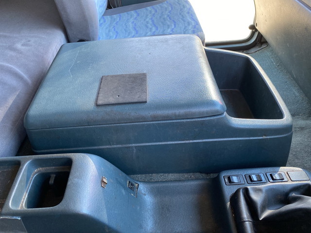 UDトラックスコンドルアルミウイング小型（2t・3t）[写真33]