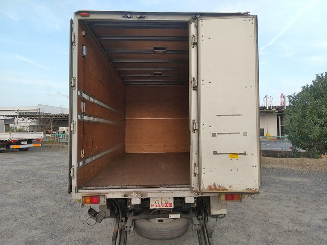 いすゞエルフアルミバン小型（2t・3t）[写真10]