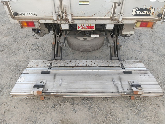 いすゞエルフアルミバン小型（2t・3t）[写真17]