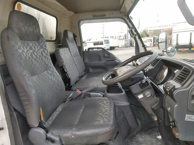 いすゞエルフアルミバン小型（2t・3t）[写真31]