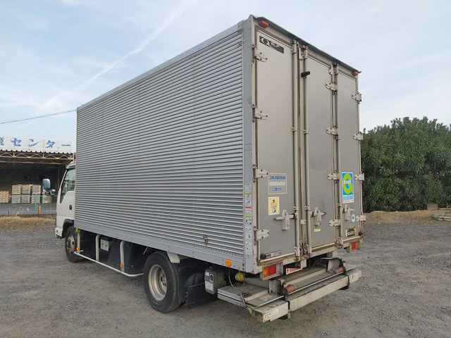 いすゞエルフアルミバン小型（2t・3t）[写真04]