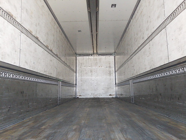 UDトラックスクオンアルミウイング大型（10t）[写真12]