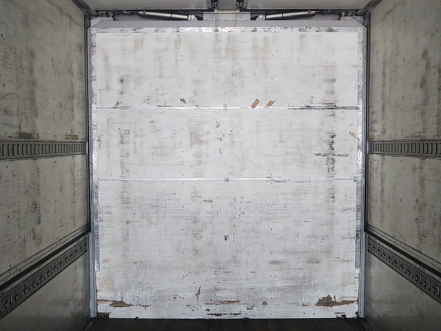 UDトラックスクオンアルミウイング大型（10t）[写真13]