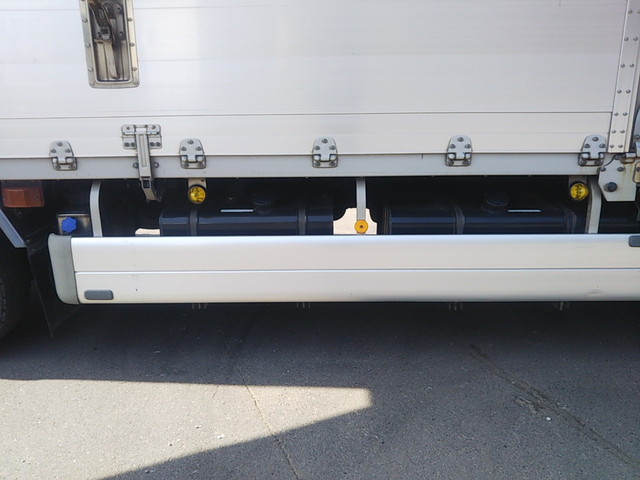 UDトラックスクオンアルミウイング大型（10t）[写真17]