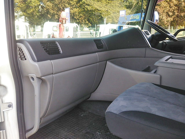 UDトラックスクオンアルミウイング大型（10t）[写真32]