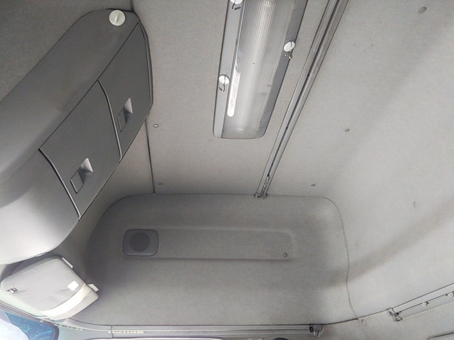 UDトラックスクオンアルミウイング大型（10t）[写真34]