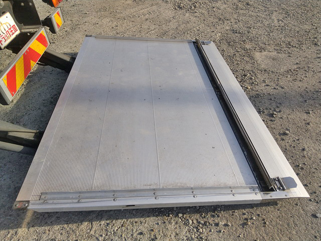 UDトラックスコンドルパネルバン小型（2t・3t）[写真16]