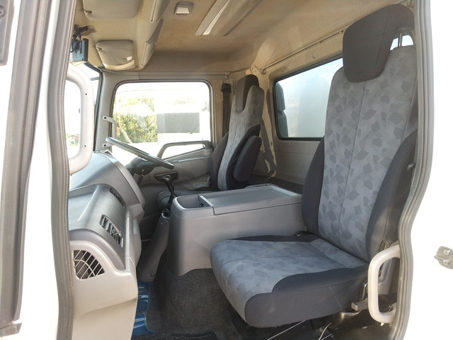 UDトラックスコンドルパネルバン小型（2t・3t）[写真32]