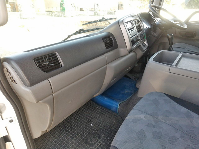 UDトラックスコンドルパネルバン小型（2t・3t）[写真33]