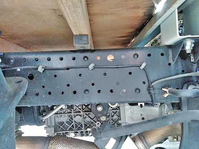 いすゞエルフ平ボディ小型（2t・3t）[写真23]