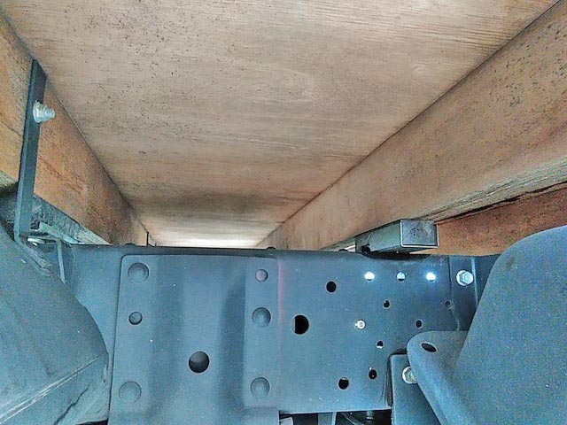 いすゞエルフ平ボディ小型（2t・3t）[写真24]