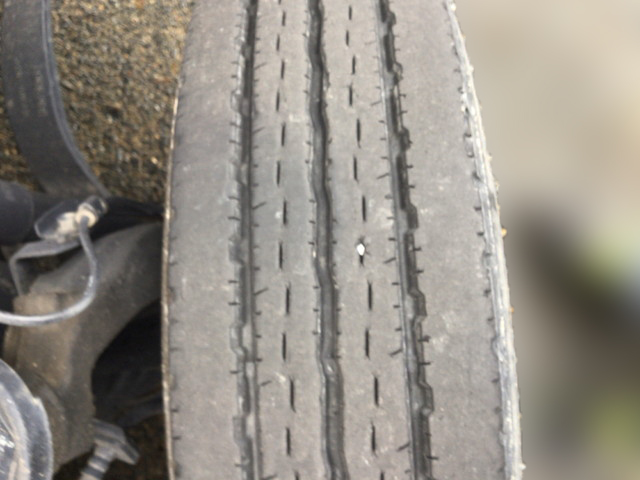 いすゞエルフ平ボディ小型（2t・3t）[写真13]