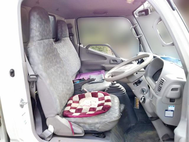 日野デュトロ平ボディ小型（2t・3t）[写真20]