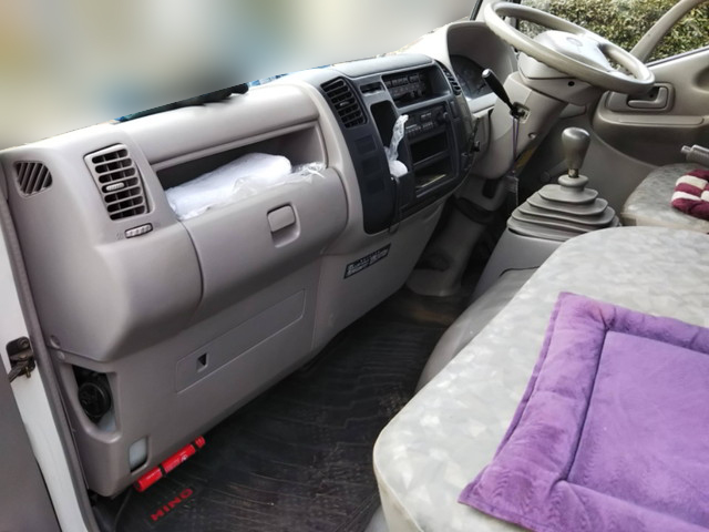 日野デュトロ平ボディ小型（2t・3t）[写真23]