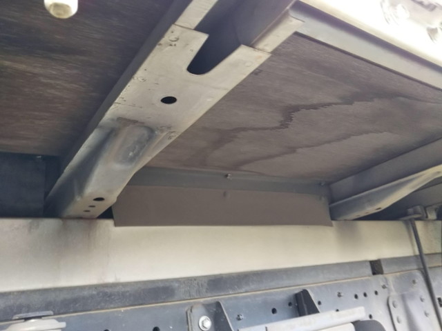 日野デュトロ平ボディ小型（2t・3t）[写真09]