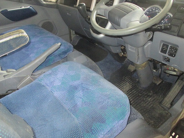 三菱ふそうキャンタークレーン付小型（2t・3t）[写真12]