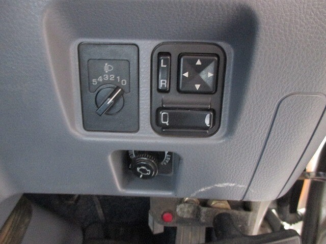 三菱ふそうキャンタークレーン付小型（2t・3t）[写真18]