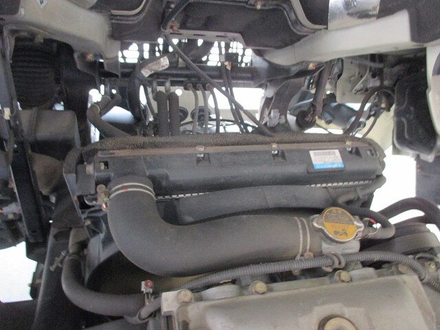 三菱ふそうキャンタークレーン付小型（2t・3t）[写真21]